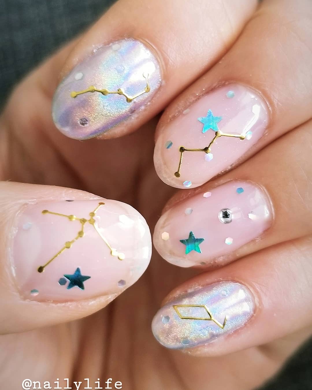 Minimalist Sparkly Nails